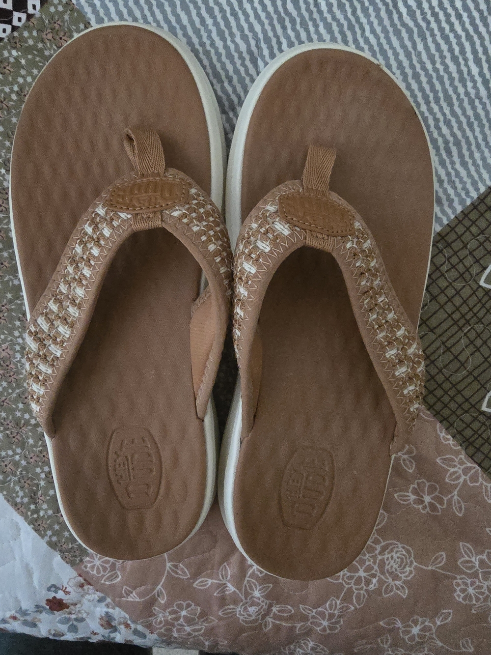 Hey Dude Women's Tan Woven Flip Flop Sandals